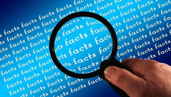 pixabay magnifying glass 1607160 1920 micro monitoring as a leadership style small